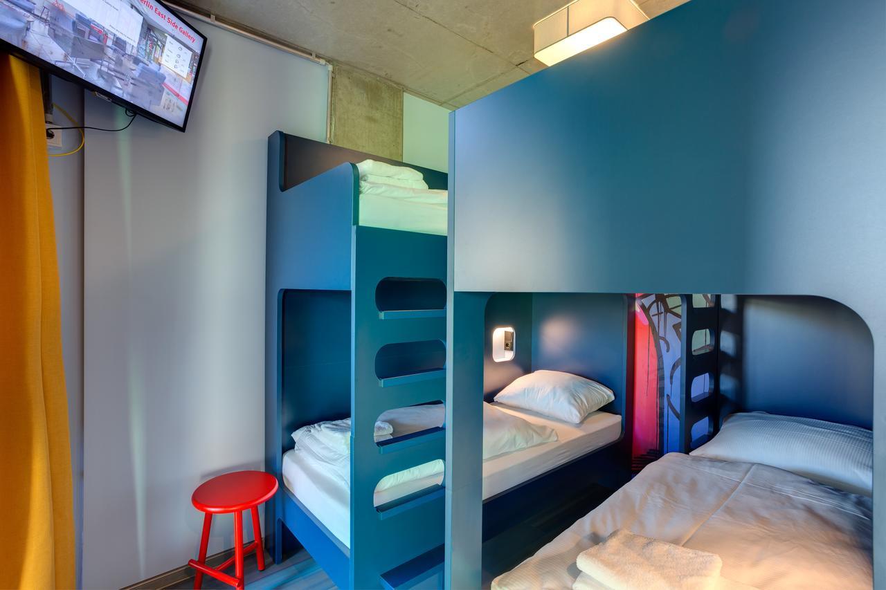 Bed 4 or 6-Bed Mixed Dormitory Room