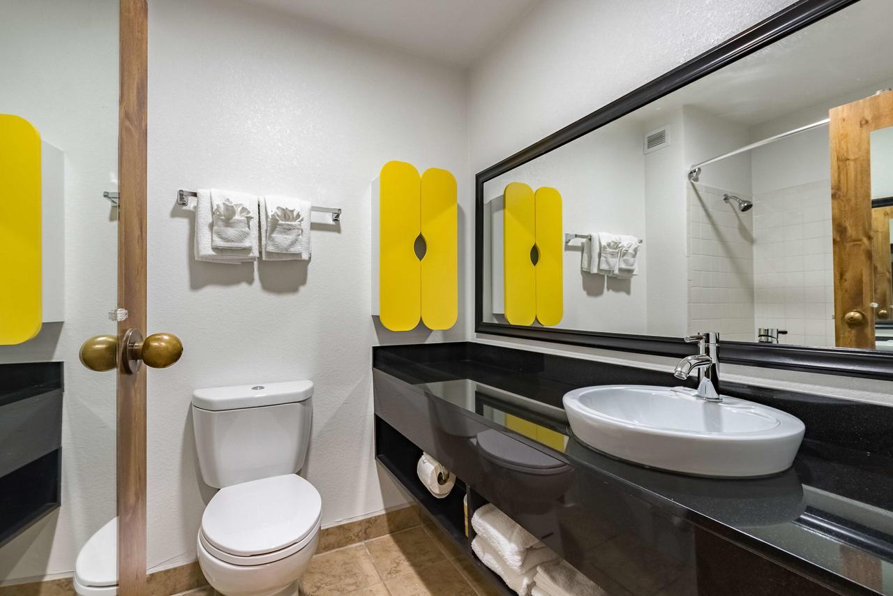 Deluxe Quadruple Room Non-Smoking