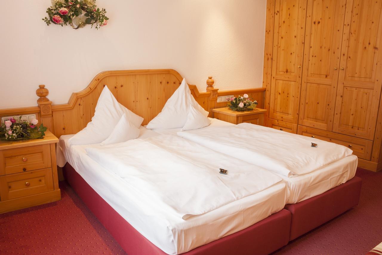Double Room Stadtseite