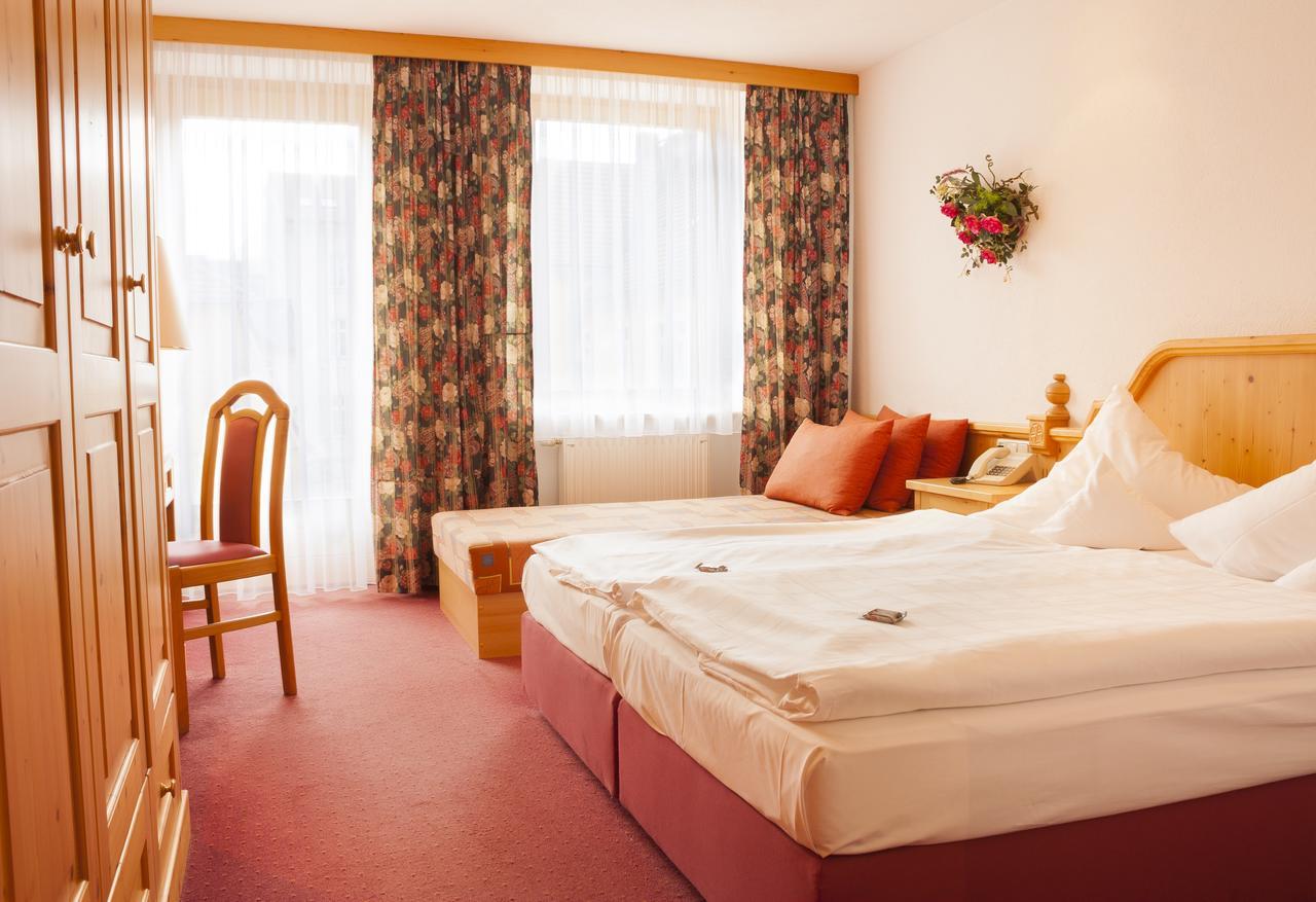 Double Room Stadtseite