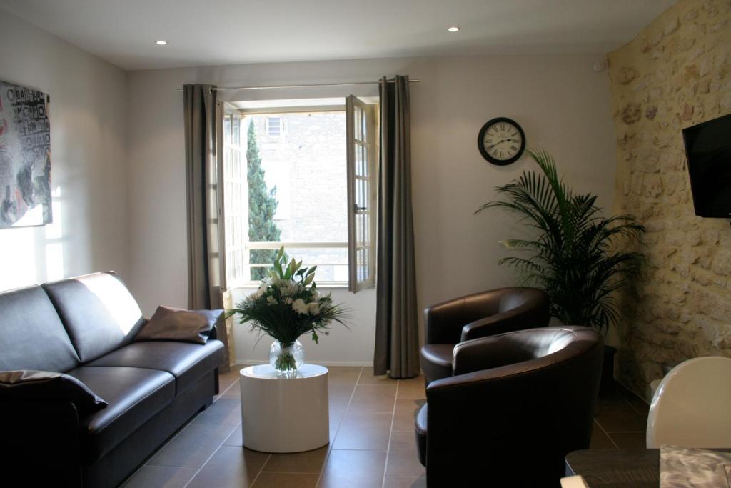 Superior Apartment 6 Cours des Fontaines