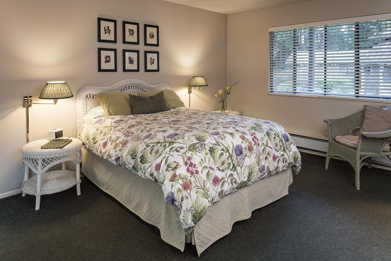 Large Single Room,596593656:JPEG