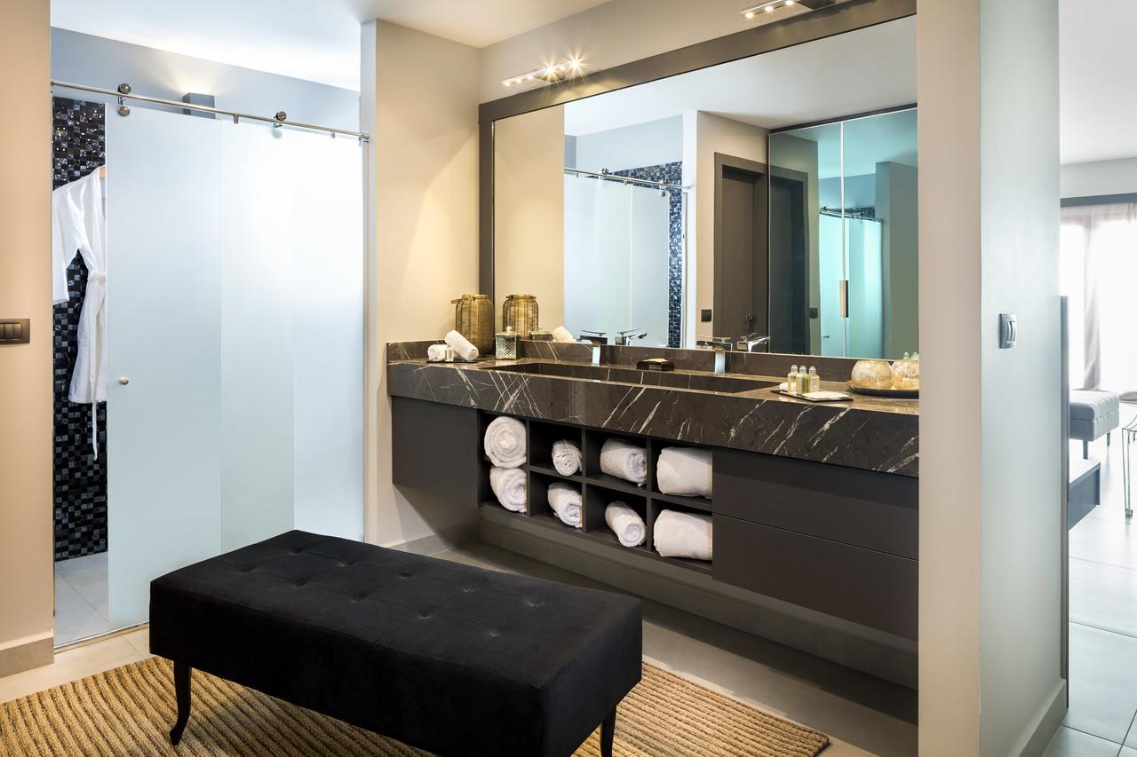 Double Room Private Pool Spa Bath Ocean Front Ground floor