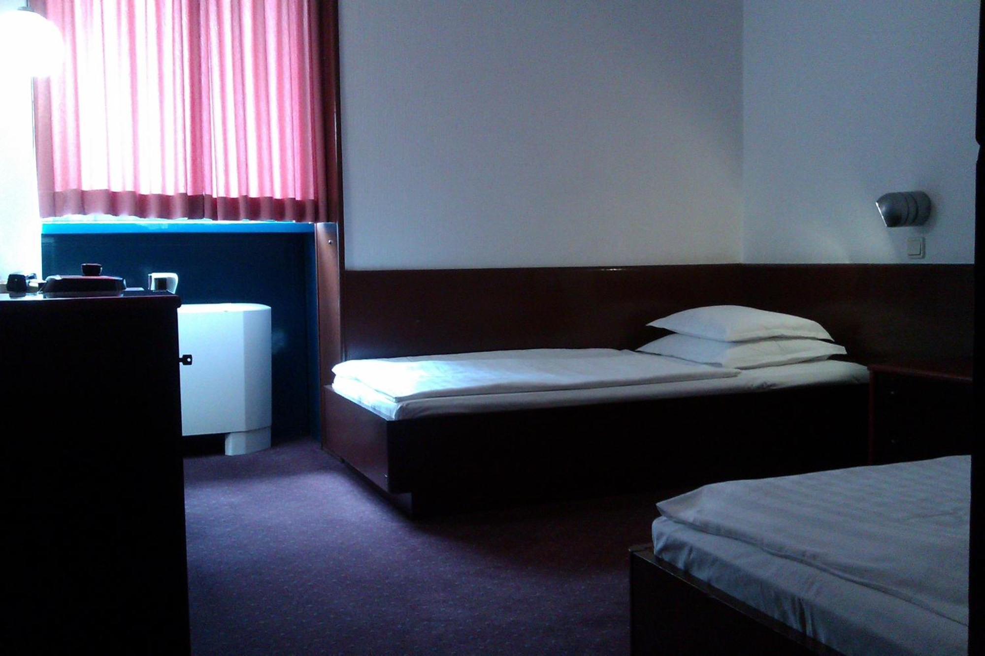 Economy Twin Room,368693641:JPEG