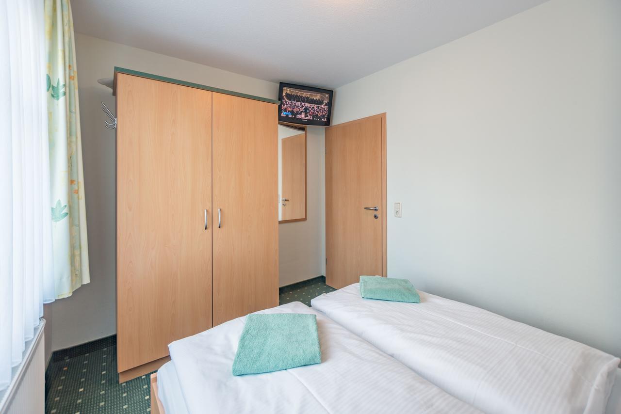 Two-Bedroom Apartment,604864239:JPEG