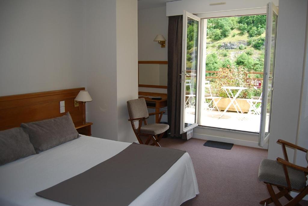Superior Double Room Terrace valley view