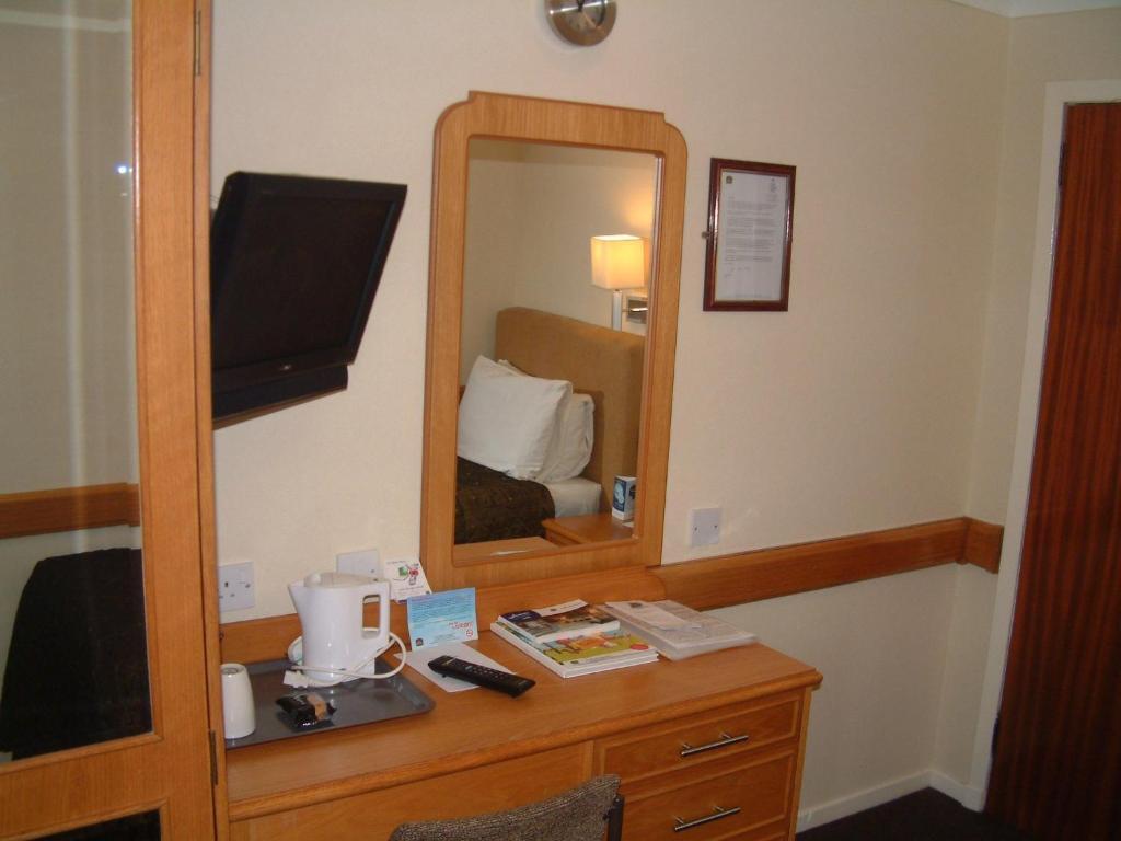 Small Single Room Non-Smoking