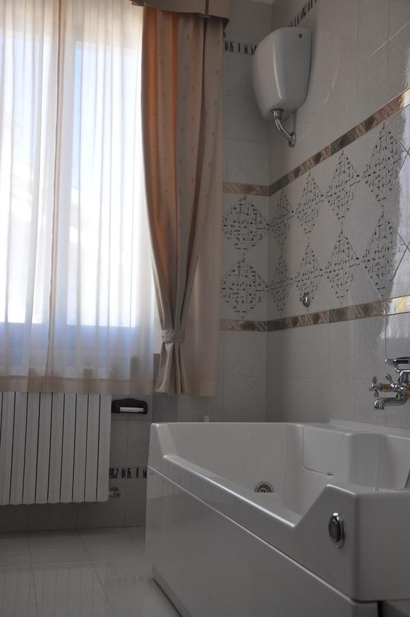 King Room Spa Bath
