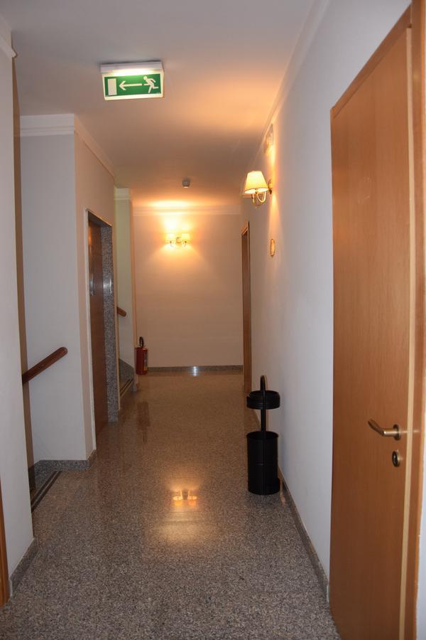 Triple Room Bathroom,608941104:JPEG