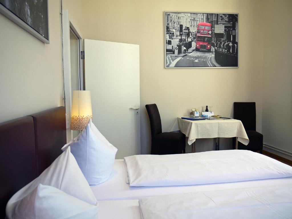 Double Room,685226442:JPEG