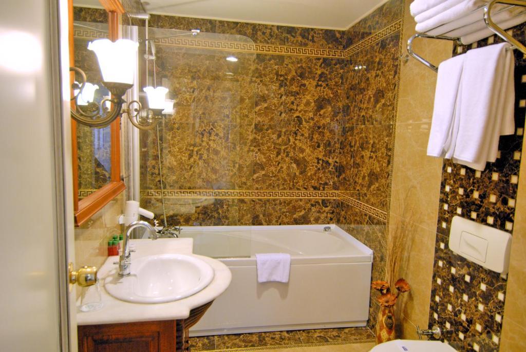 Suite Balcony,1177505701:JPEG
