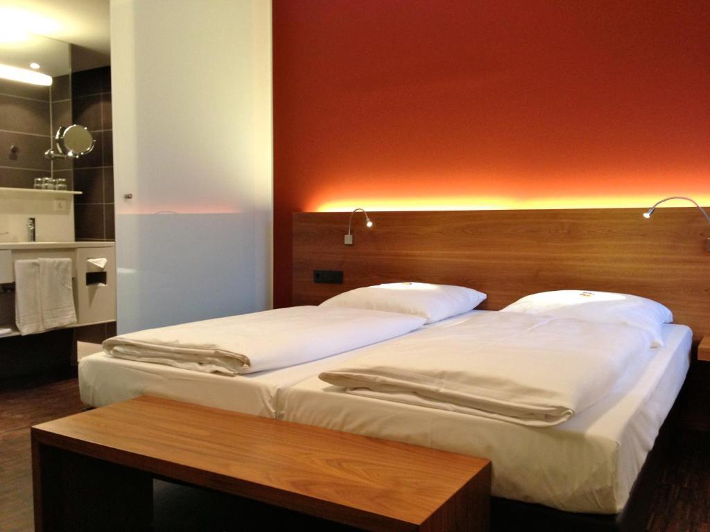 Double Room,61257979:JPEG