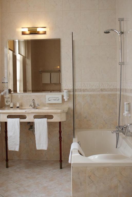 Comfort Double Room with Bath,1216892836:JPEG