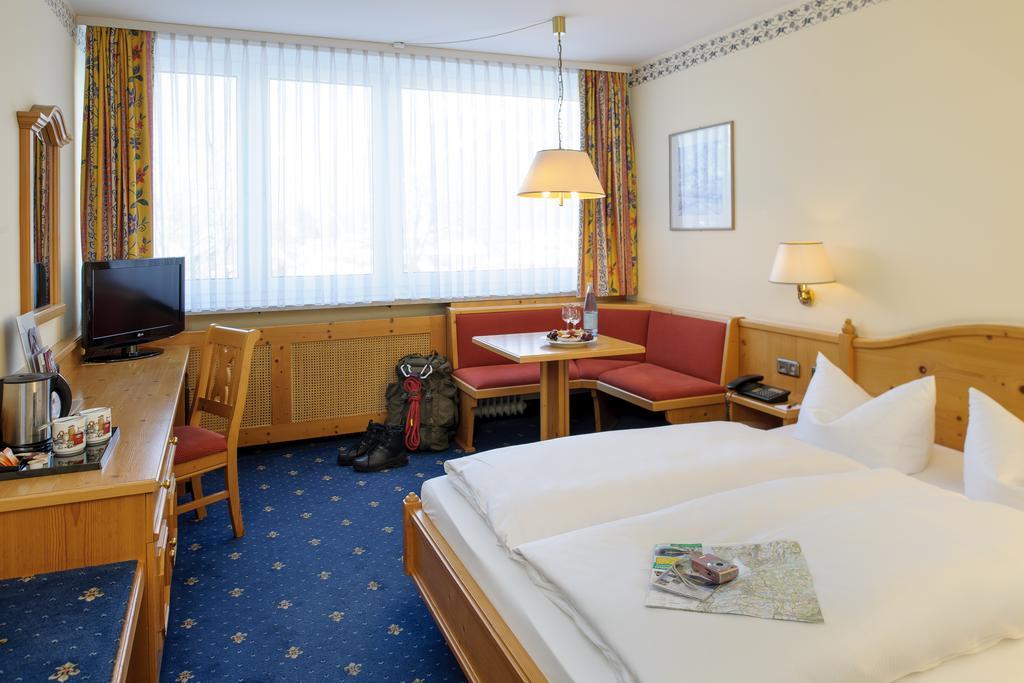 Standard Double Room,61347685:JPEG