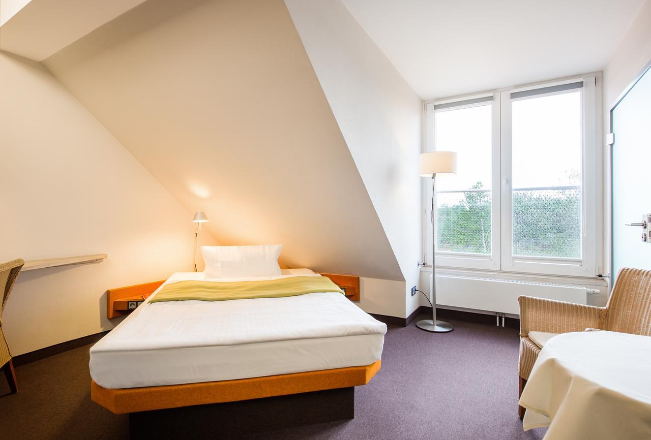 Premium Single Room,613313775:JPEG