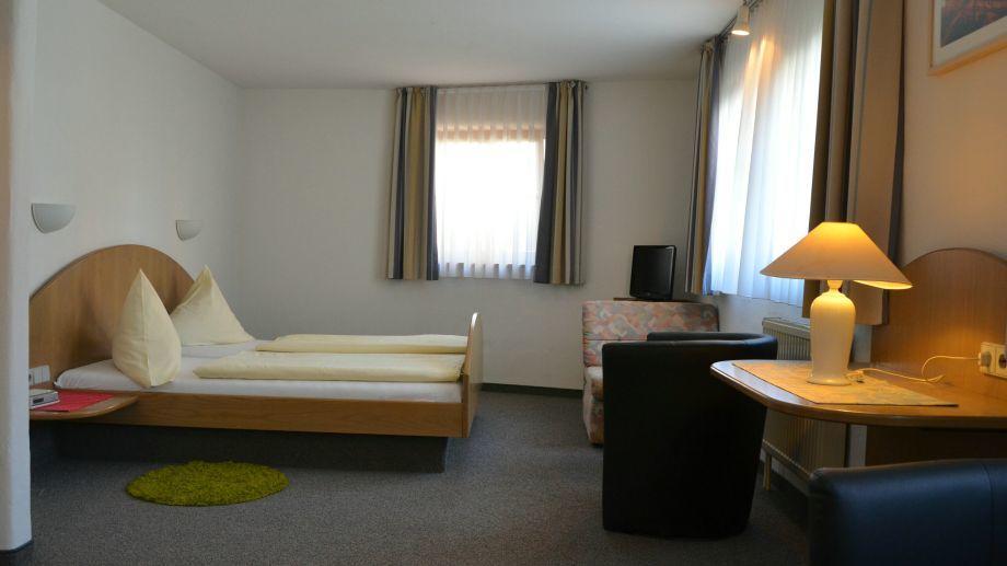 Standard Double Room,614180550:JPEG