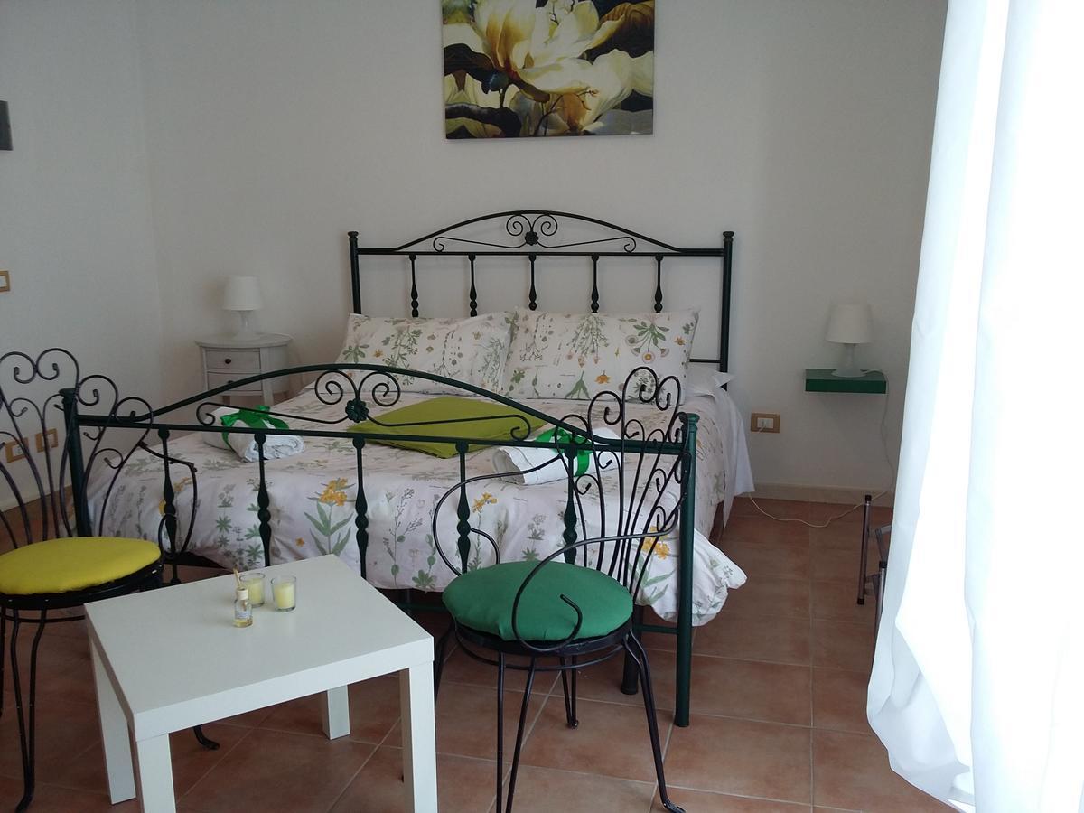 Double Room,613507355:JPEG