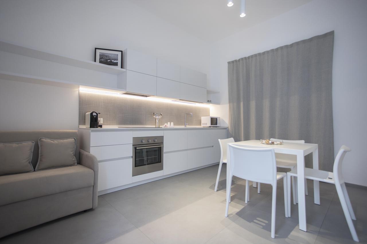 One-Bedroom Apartment,613918160:JPEG