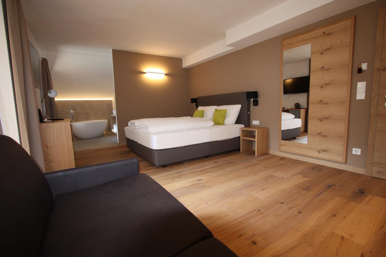 Deluxe Junior Suite,613966140:JPEG