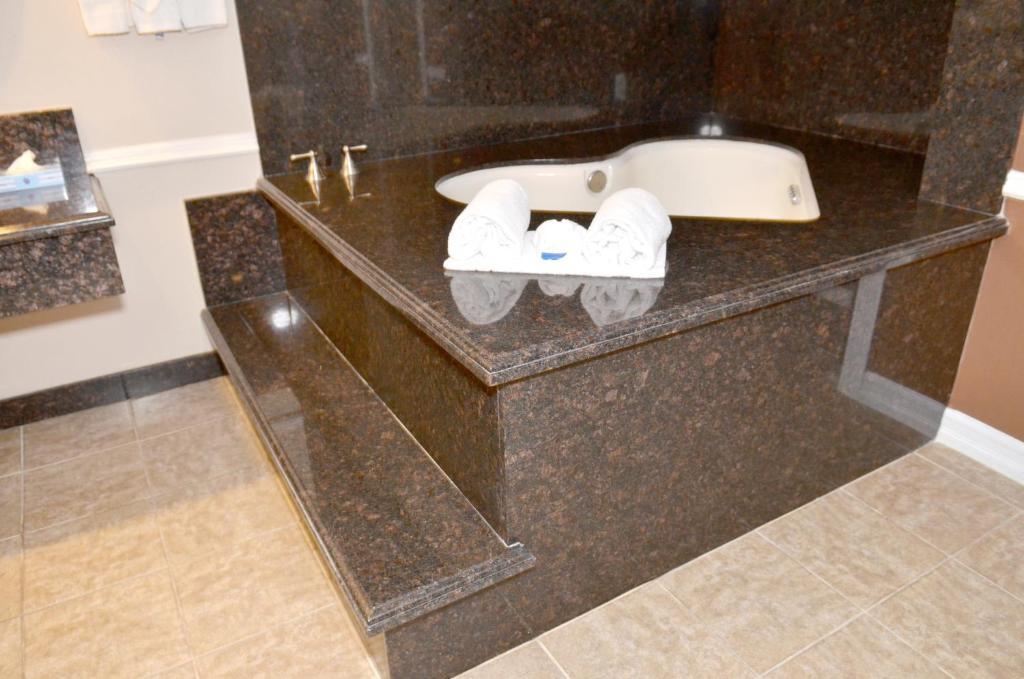 King Room Spa Bath