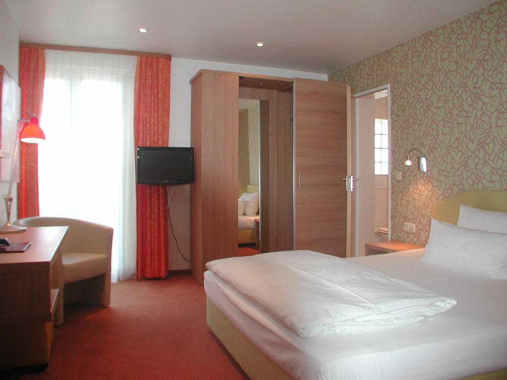 Single Room Balcony