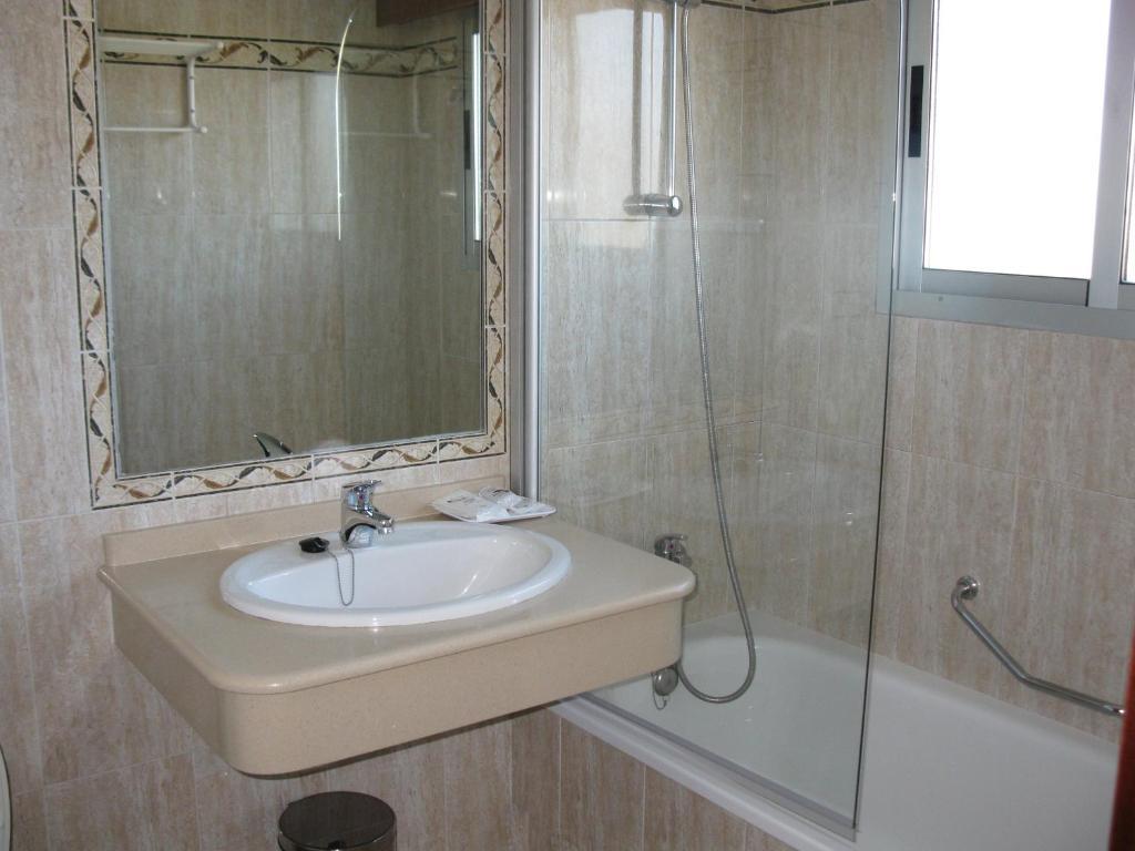 Double or Twin Room,61992877:JPEG