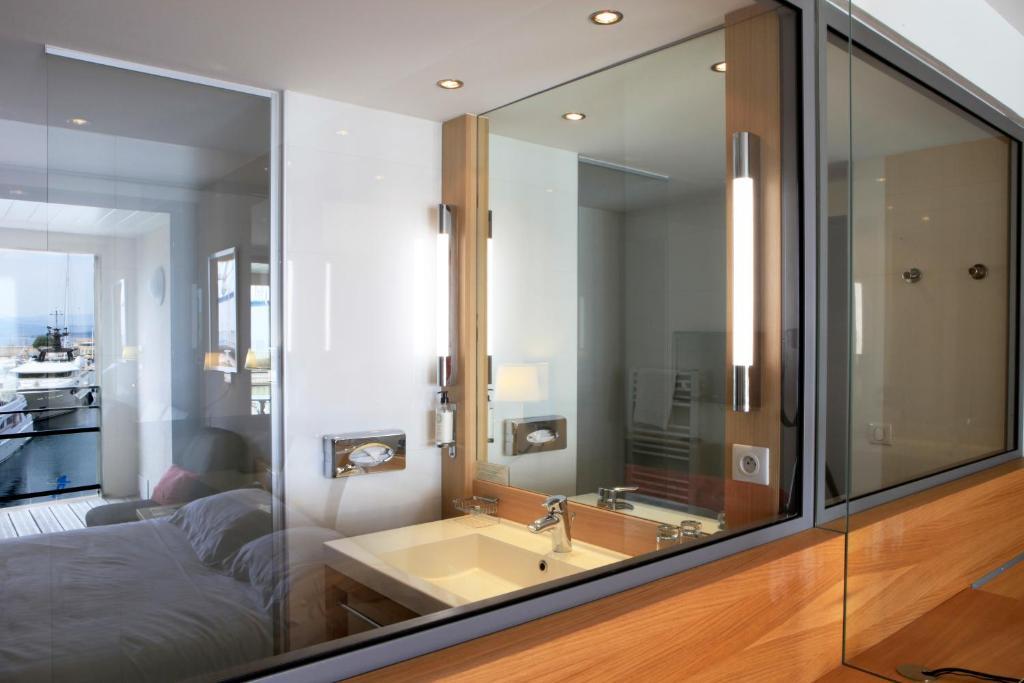 Queen Room Sea View