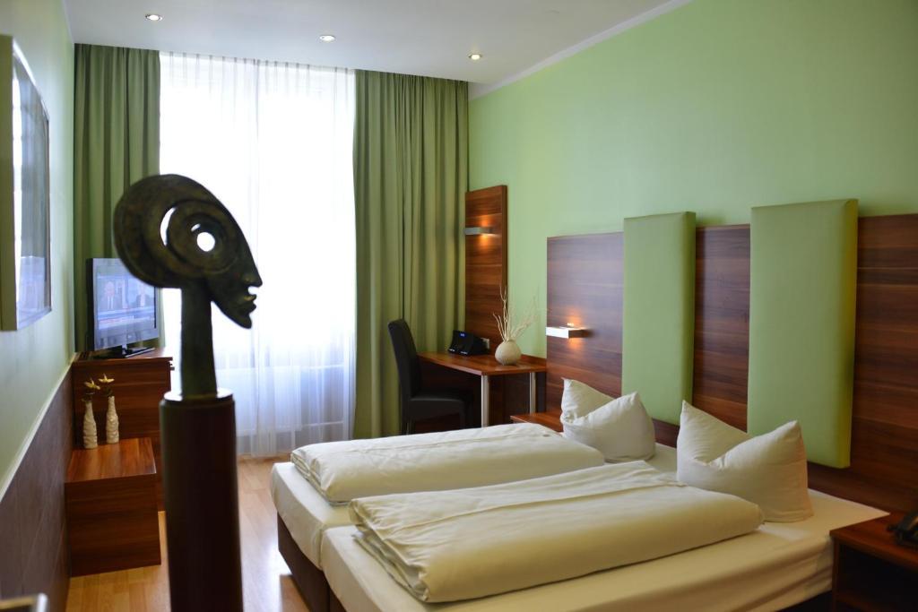 Double or Twin Room,72458237:JPEG