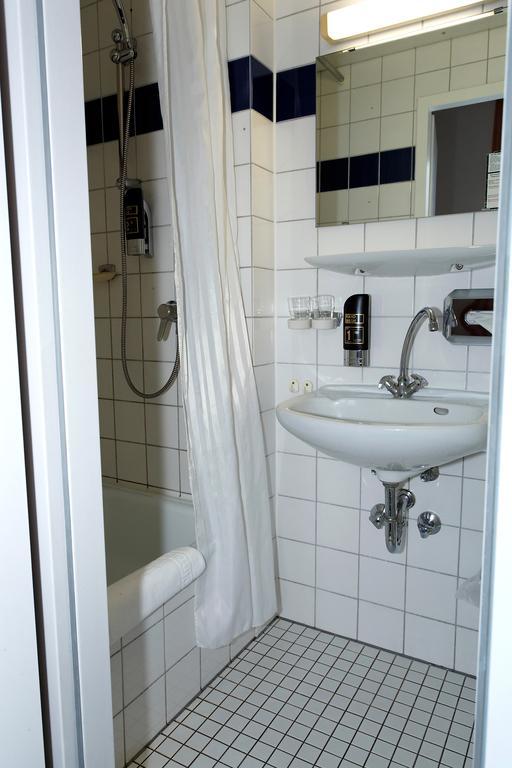 Single Room,1439587363:JPEG