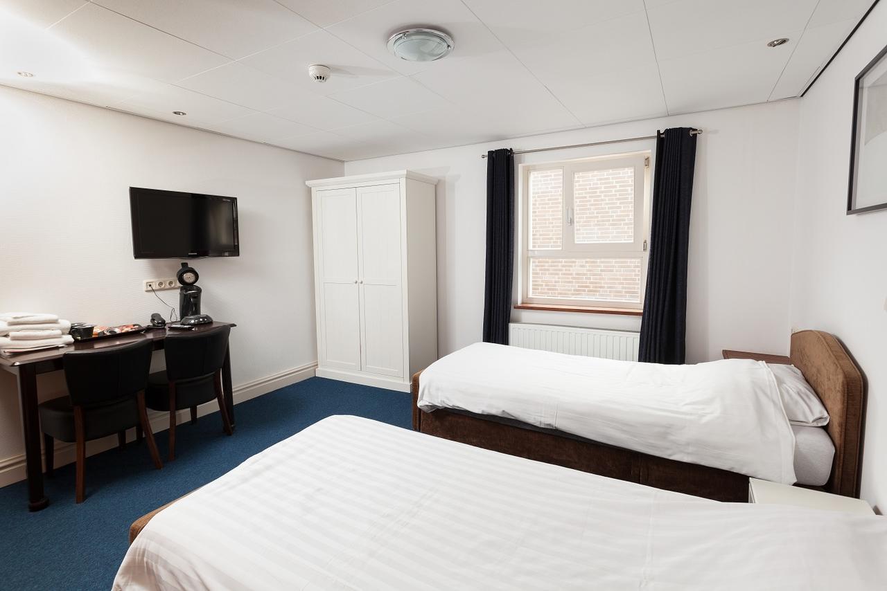 Double or Twin Room Bathroom