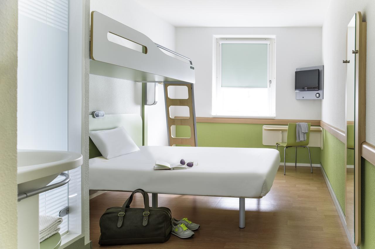 Twin Room,1628687799:JPEG