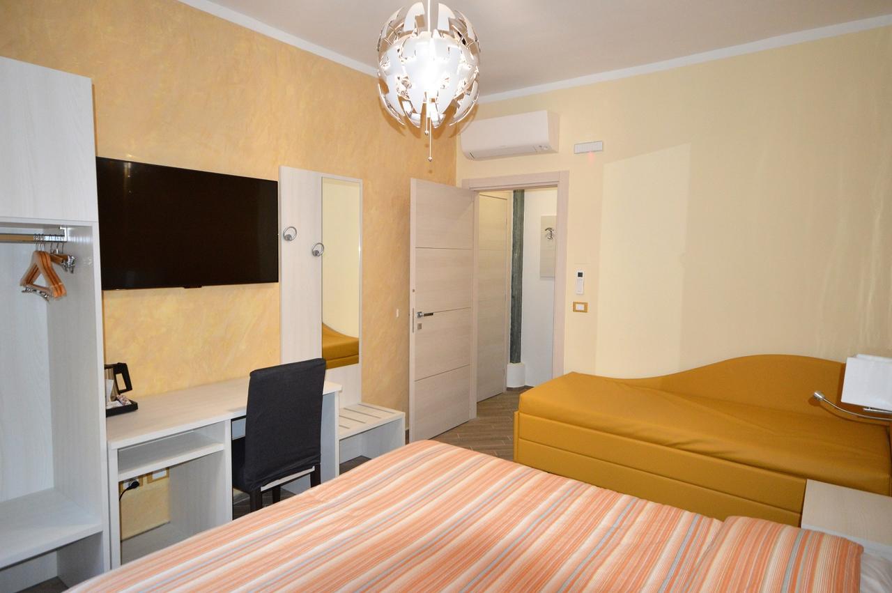 Standard Triple Room,643962357:JPEG