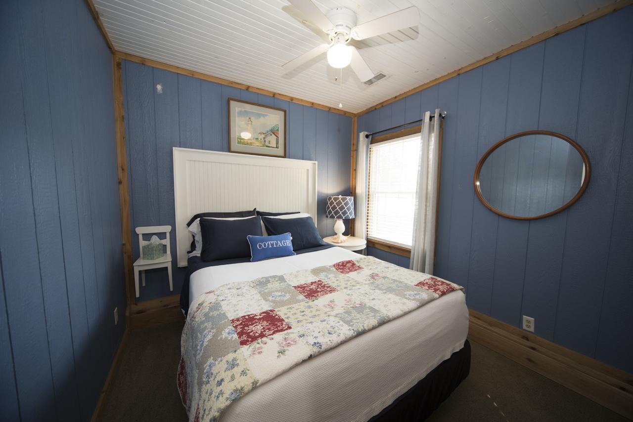 Two-Bedroom Cottage,629952978:JPEG