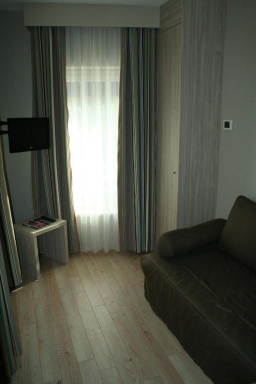 Family Room,63036988:JPEG
