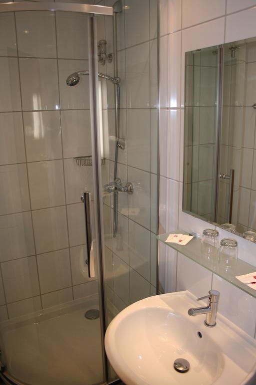 Double Room,63067654:JPEG