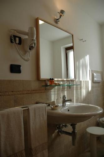 Standard Double Room,140970477:JPEG