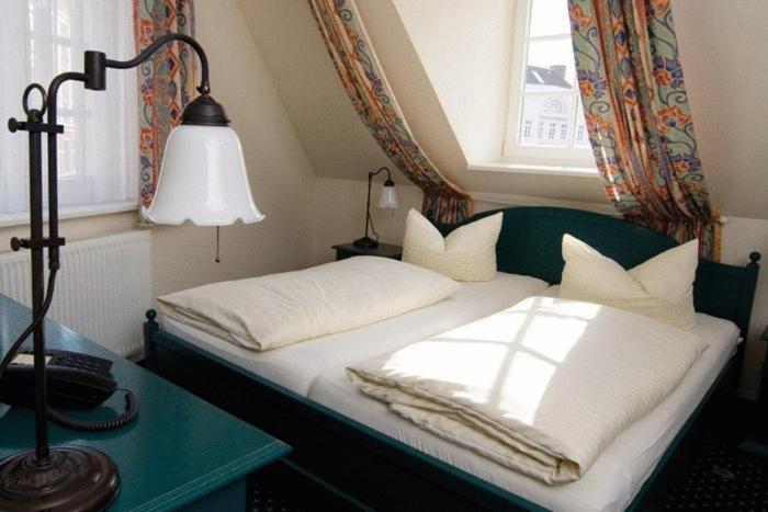 Standard Double Room,63085798:JPEG
