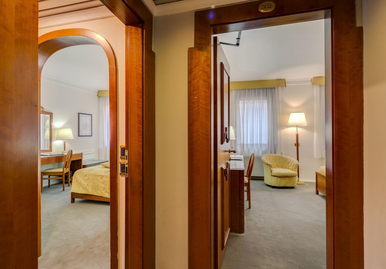 Two Connecting Double or Twin Rooms