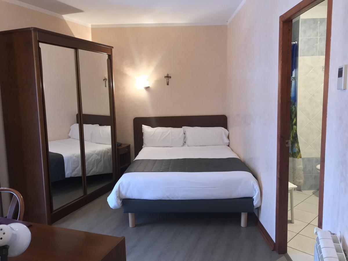 Single Room Balcony,630341823:JPEG