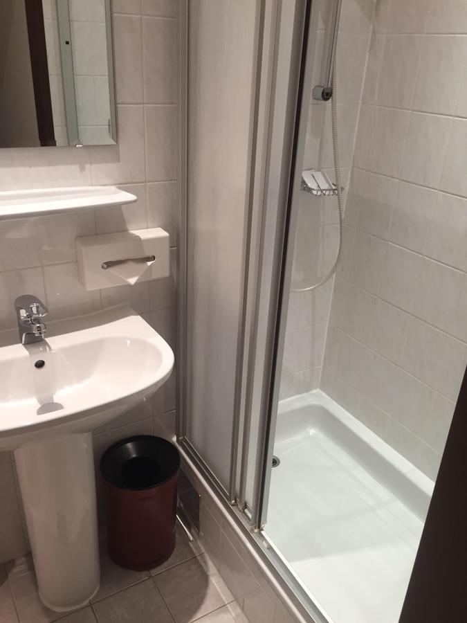 Family Room,1024929298:JPEG