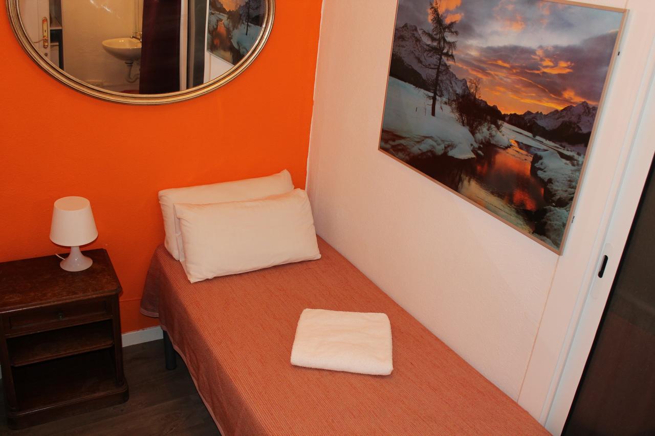 Single Room,630958716:JPEG