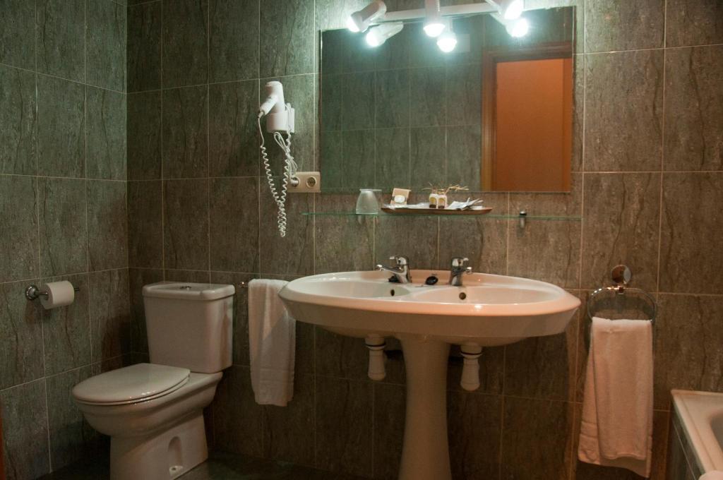 Family Room,1327270331:JPEG