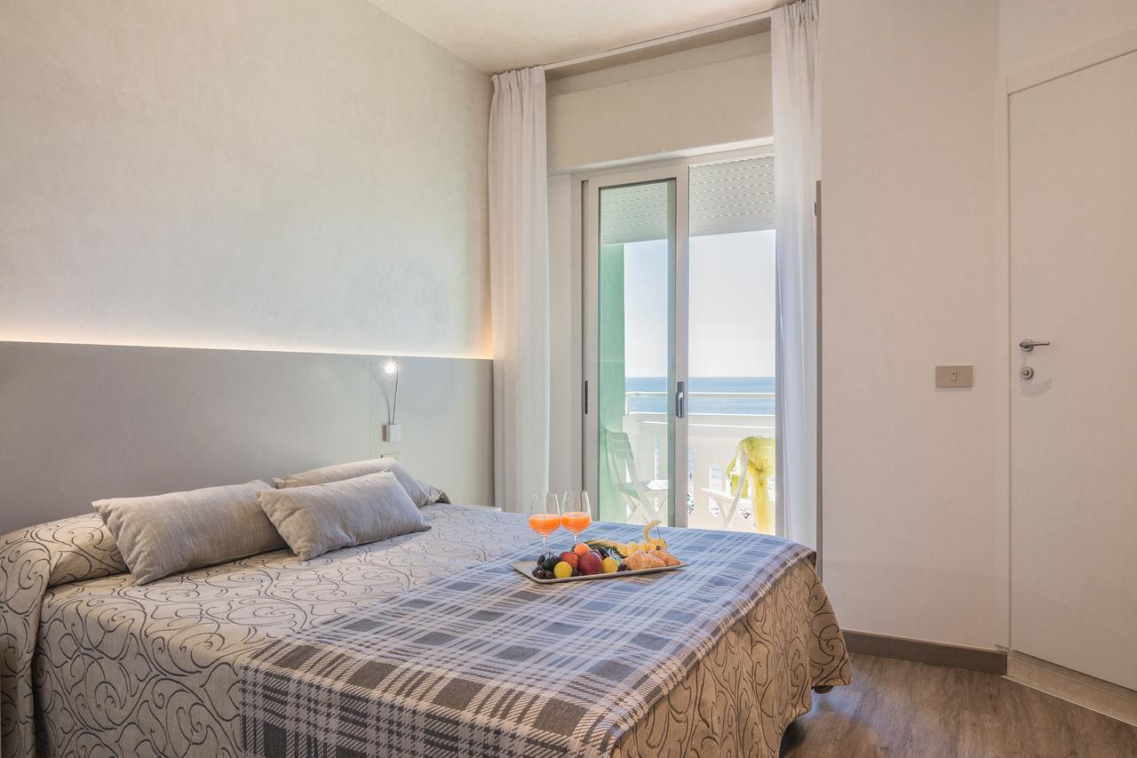 Triple Room Balcony Sea Front,1558338577:JPEG