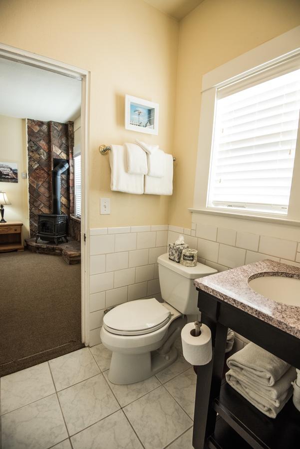 Two-Bedroom Suite,631053255:JPEG