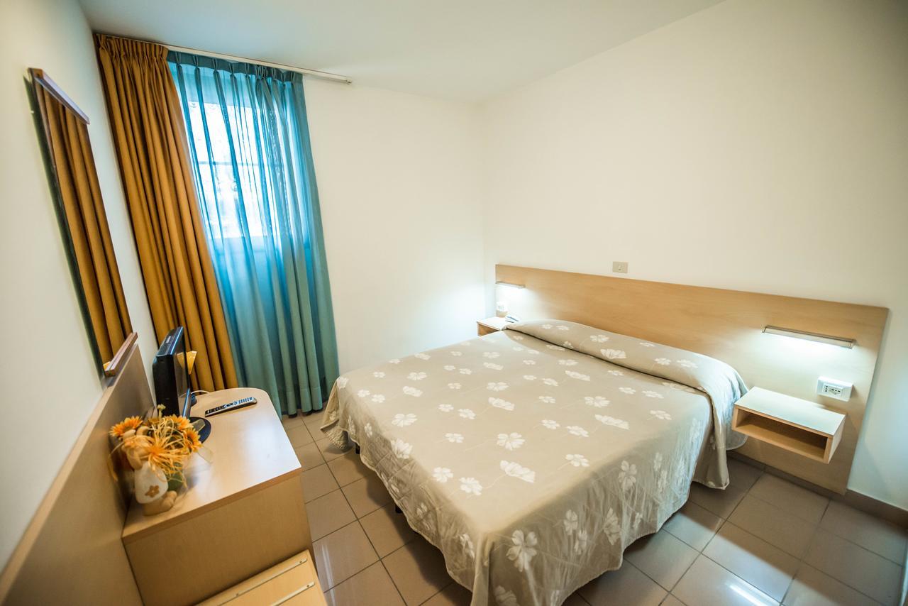 Single Room,693207723:JPEG