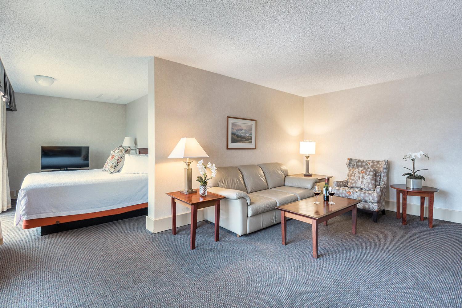Executive Suite,631471743:JPEG