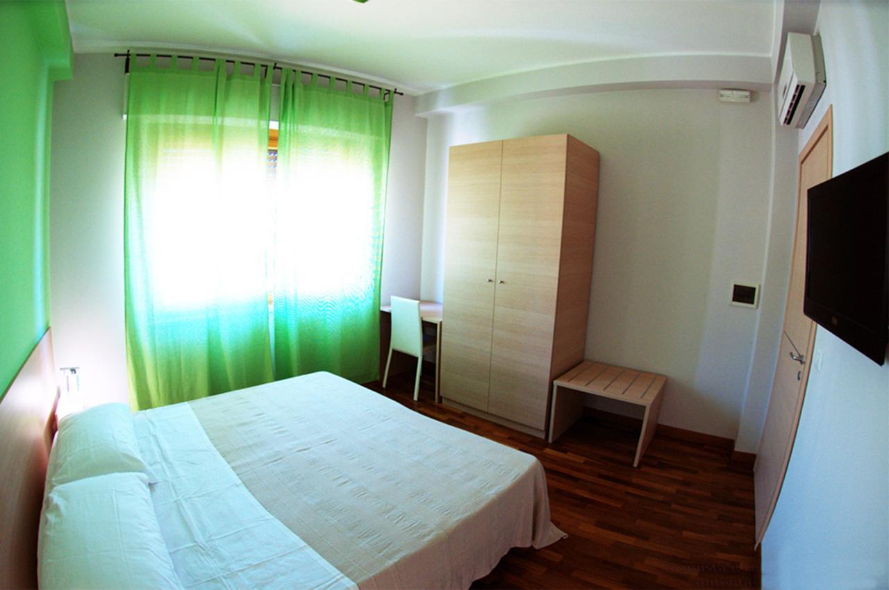 Double or Twin Room Private External Bathroom,631678068:JPEG