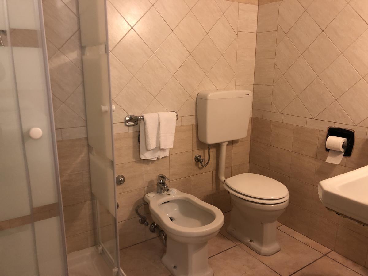 Economy Double or Twin Room,1234754165:JPEG