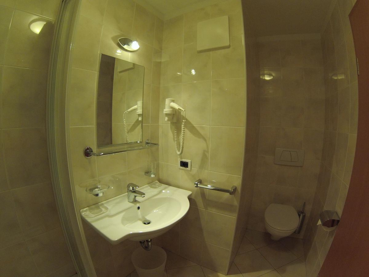 Two-Bedroom Apartment,631962558:JPEG