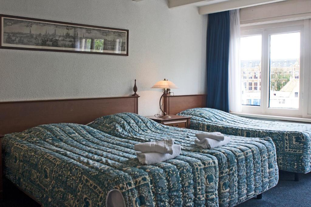 Quintuple Room